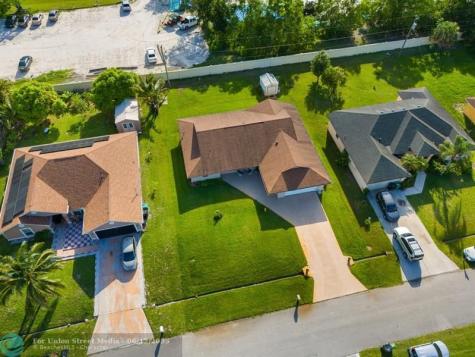 886 SE Odonnell Lane Port St Lucie FL 34983