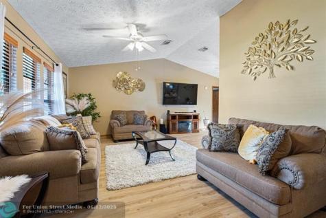 886 SE Odonnell Lane Port St Lucie FL 34983