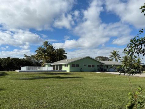 4656 Lillian Avenue Palm Beach Gardens FL 33418