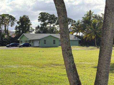 4656 Lillian Avenue Palm Beach Gardens FL 33418