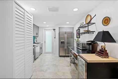 629 Kensington Place Wilton Manors FL 33305