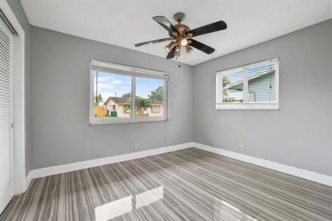 4805 NW 27th Way Tamarac FL 33309