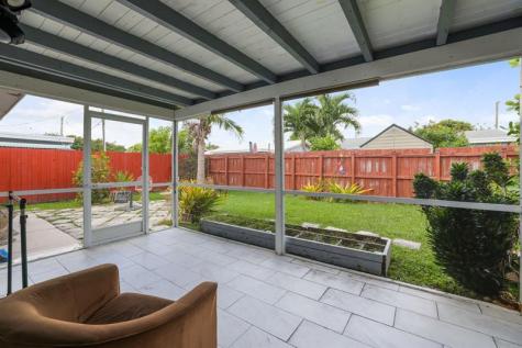 4805 NW 27th Way Tamarac FL 33309