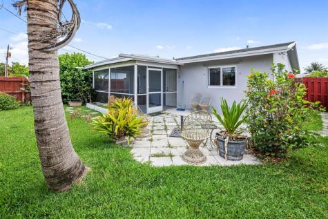 4805 NW 27th Way Tamarac FL 33309