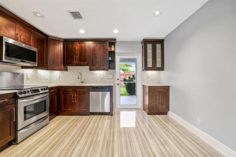 4805 NW 27th Way Tamarac FL 33309