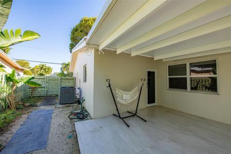 171 SE 6th Avenue Deerfield Beach FL 33441