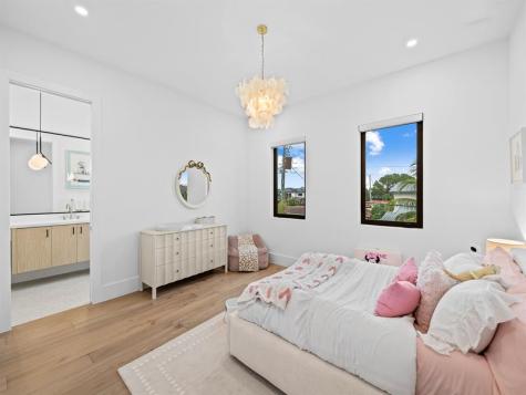 2420 NE 48th Street Lighthouse Point FL 33064