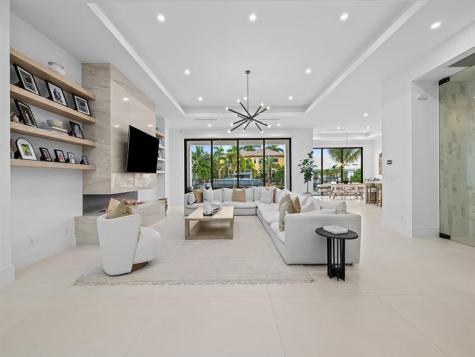 2420 NE 48th Street Lighthouse Point FL 33064