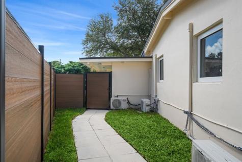 823 SW 27th Street Fort Lauderdale FL 33315