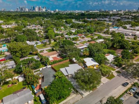 823 SW 27th Street Fort Lauderdale FL 33315