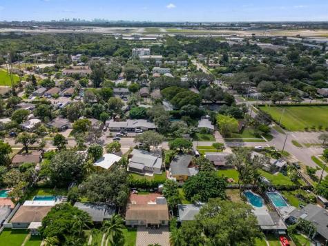 823 SW 27th Street Fort Lauderdale FL 33315