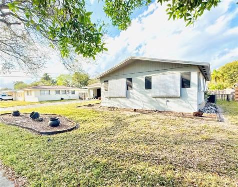 5349 Balsam Terrace Plantation FL 33317