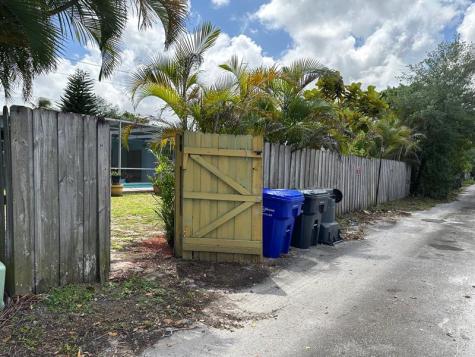 4201 Thomas Street Hollywood FL 33021