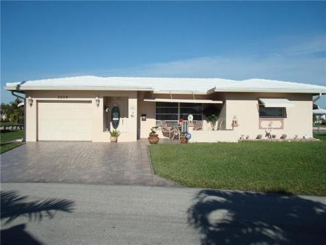 5809 NW 85th Avenue Tamarac FL 33321