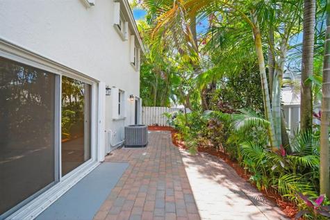 9870 NW 2nd Street Plantation FL 33324