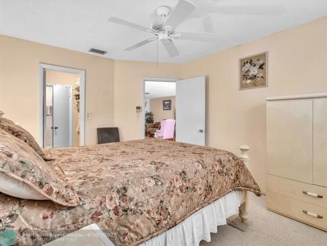 4220 NW 49th Avenue Lauderdale Lakes FL 33319