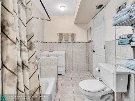 4220 NW 49th Avenue Lauderdale Lakes FL 33319