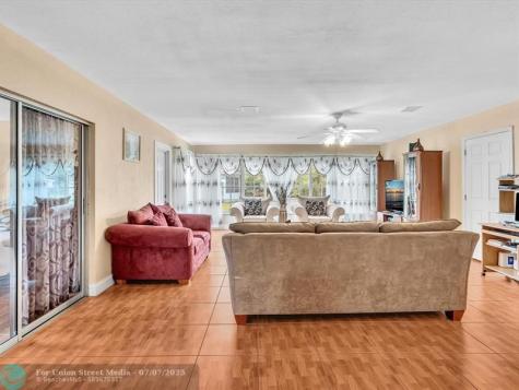 4220 NW 49th Avenue Lauderdale Lakes FL 33319