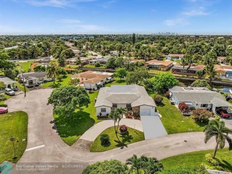 4220 NW 49th Avenue Lauderdale Lakes FL 33319