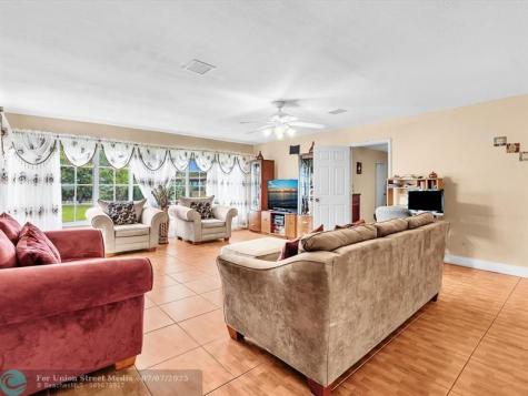 4220 NW 49th Avenue Lauderdale Lakes FL 33319