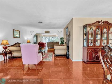 4220 NW 49th Avenue Lauderdale Lakes FL 33319