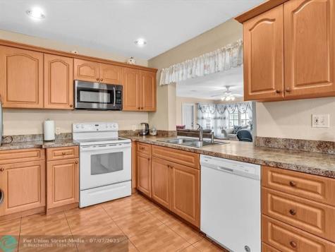 4220 NW 49th Avenue Lauderdale Lakes FL 33319