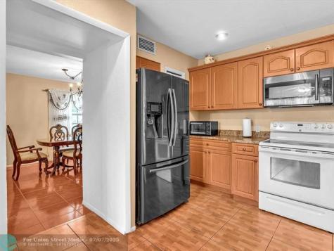 4220 NW 49th Avenue Lauderdale Lakes FL 33319