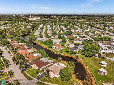 4220 NW 49th Avenue Lauderdale Lakes FL 33319