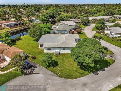 4220 NW 49th Avenue Lauderdale Lakes FL 33319