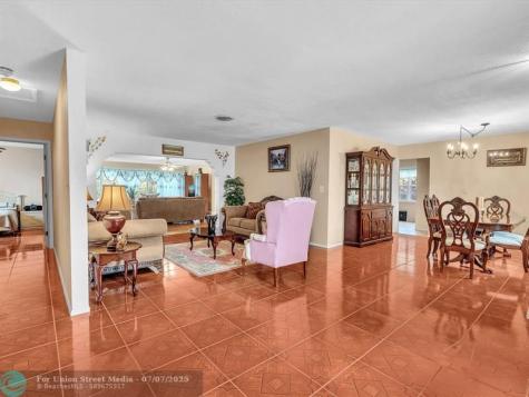 4220 NW 49th Avenue Lauderdale Lakes FL 33319