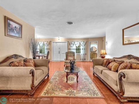 4220 NW 49th Avenue Lauderdale Lakes FL 33319