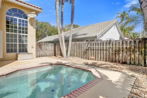 11064 Bismarck Place Hollywood FL 33026