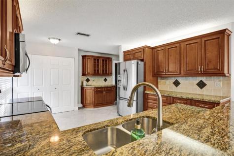 11064 Bismarck Place Hollywood FL 33026