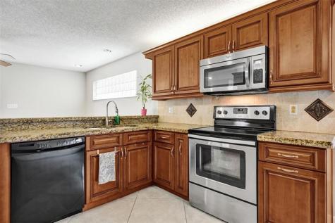 11064 Bismarck Place Hollywood FL 33026