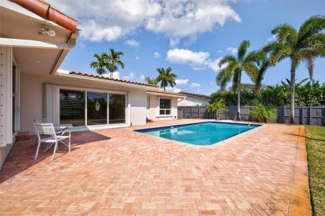 1762 NE 38th Street Oakland Park FL 33334