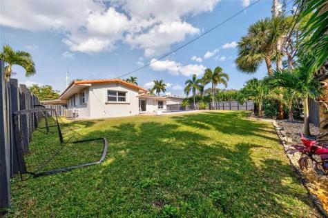 1762 NE 38th Street Oakland Park FL 33334