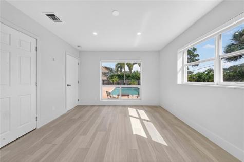 1762 NE 38th Street Oakland Park FL 33334