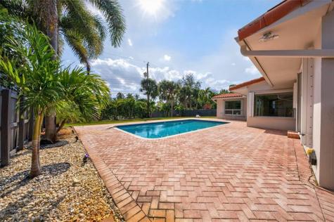 1762 NE 38th Street Oakland Park FL 33334