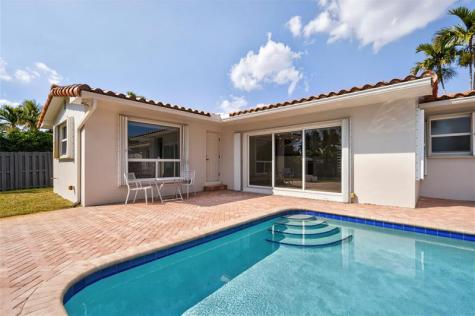 1762 NE 38th Street Oakland Park FL 33334
