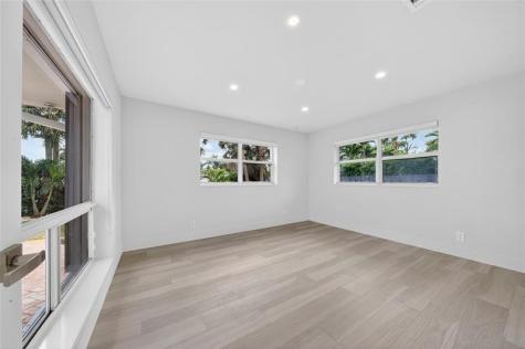 1762 NE 38th Street Oakland Park FL 33334