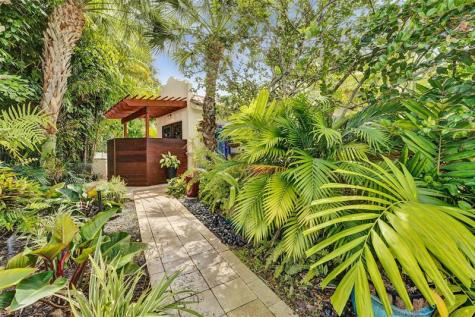 2321 SW 26th Avenue Fort Lauderdale FL 33312