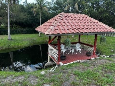 5800 Pinetree Road Parkland FL 33067