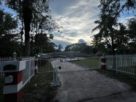 5800 Pinetree Road Parkland FL 33067