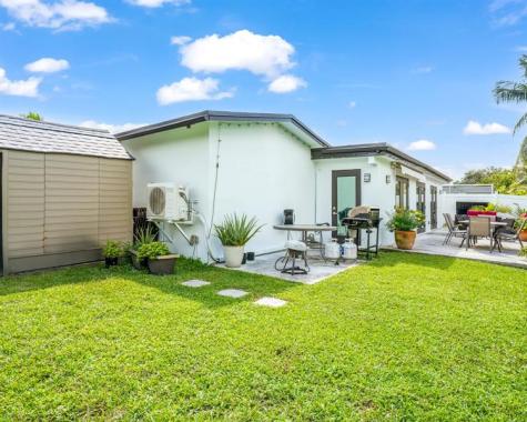 2051 NW 93rd Lane Sunrise FL 33322