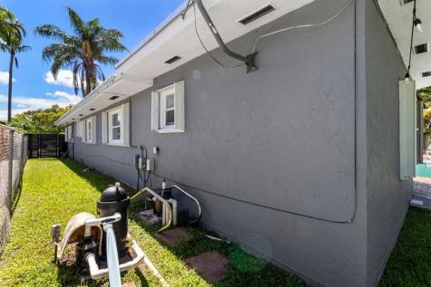 19885 NE 22nd Avenue Miami FL 33180