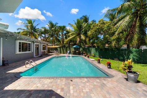 19885 NE 22nd Avenue Miami FL 33180
