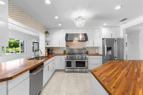 19885 NE 22nd Avenue Miami FL 33180