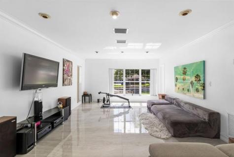 19885 NE 22nd Avenue Miami FL 33180
