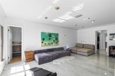 19885 NE 22nd Avenue Miami FL 33180