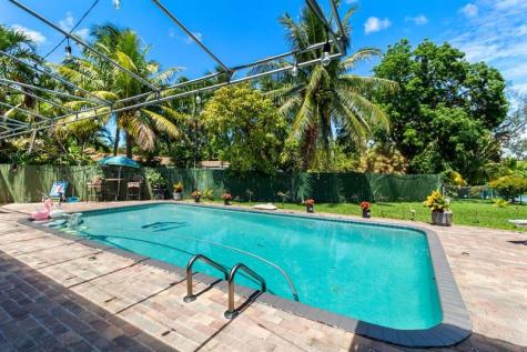 19885 NE 22nd Avenue Miami FL 33180